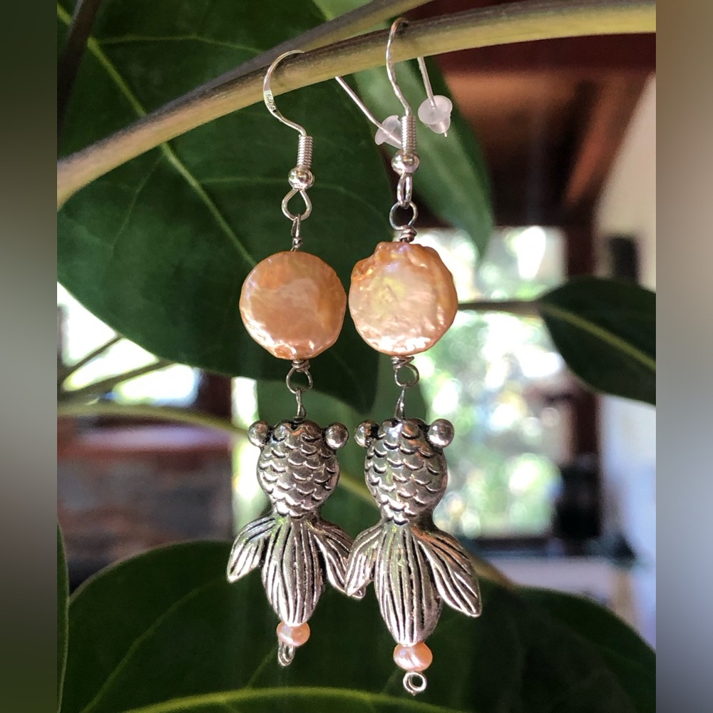 HAND CRAFTED Koi Goldfish Charm Pink Coin / Baroque Pearl Drop Silver Earrings - Picture 4 of 17